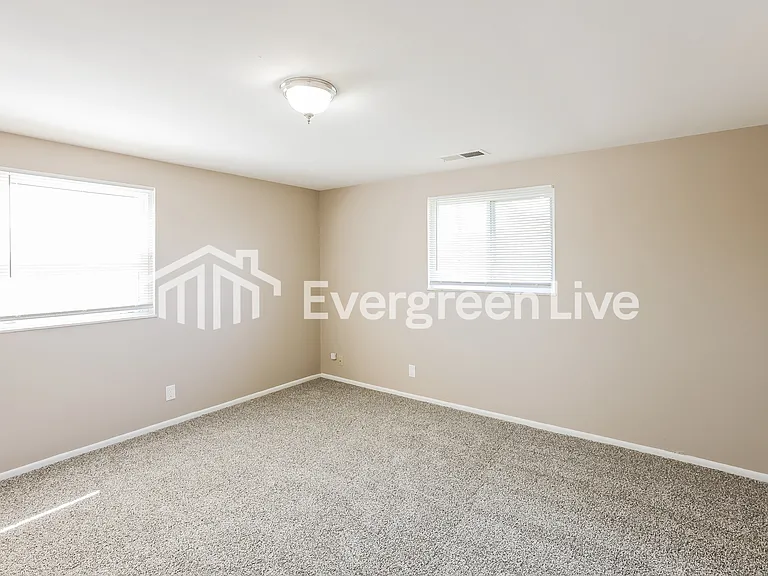 2466 Saturn Dr — Photo 8