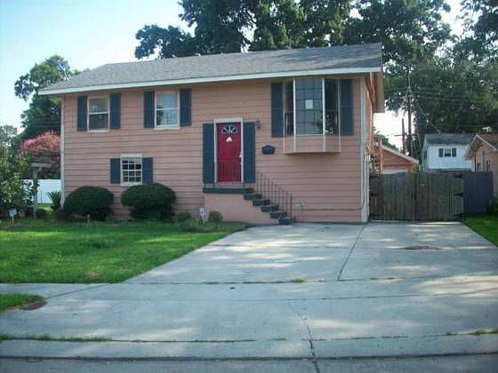 1st image of 132 S Tish Dr