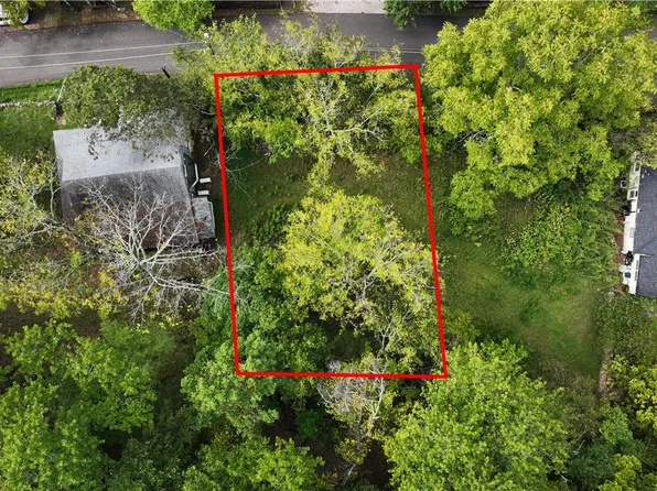 17 Hale St #6-5, Eureka Springs, AR 72632