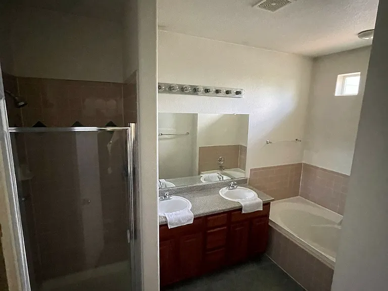 2821 Willow Tree Ln #0 — Photo 3