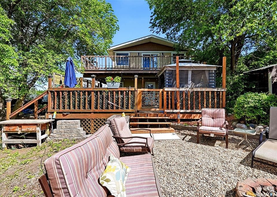 1st image of 213 Grove AVENUE