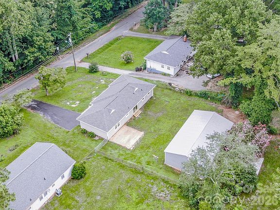 4th image of 1317 Meadowbrook Cir
