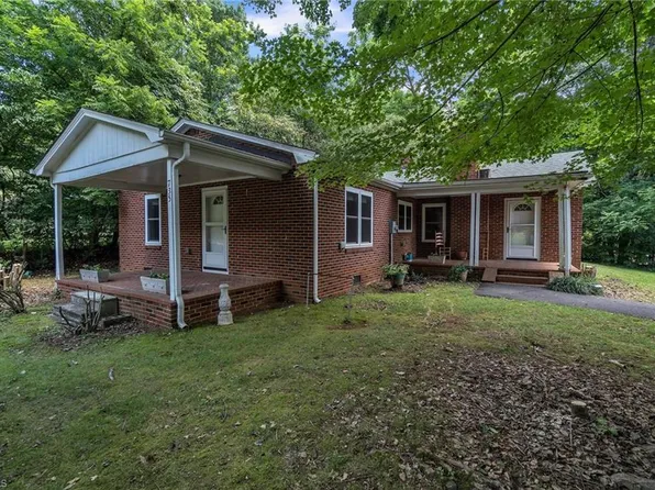735 Central Dr, Statesville, NC 28677
