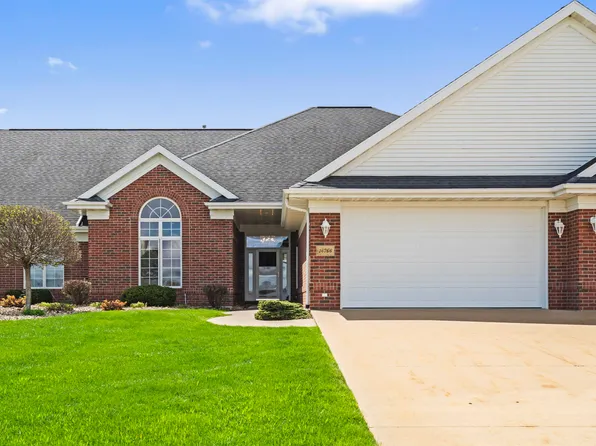 16766 Thunder Ridge Dr, Peosta, IA 52068