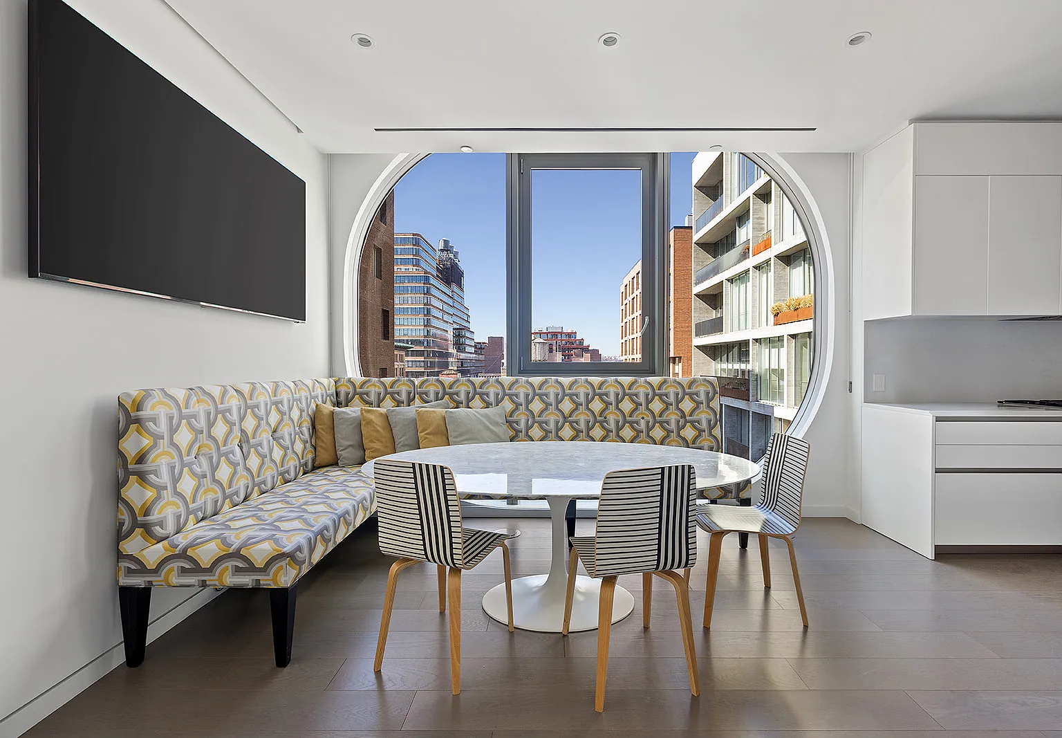 520 West 28th Street — Photo 3