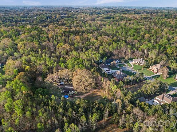 4th image of 7918 Silver Maple Ln
