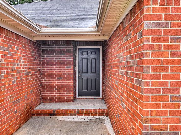 2nd image of 1724 Deer Chase Lane