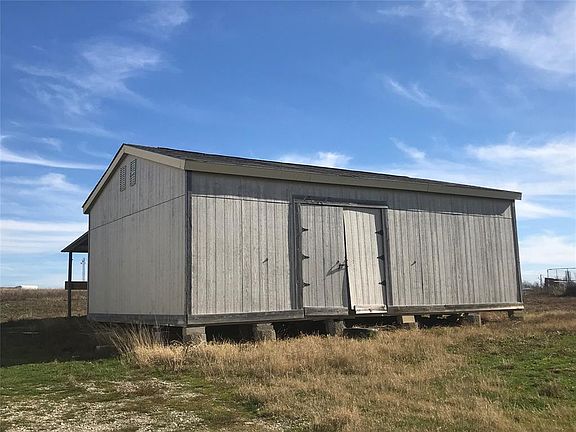 4th image of 3300 Meadow Vista Cir