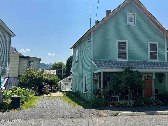 2nd image of 8 Fuller St