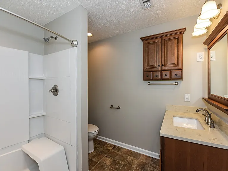 2121 Ravenwood Dr — Photo 12