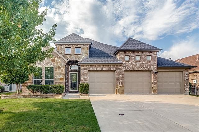 1st image of 5113 Grovewood Dr