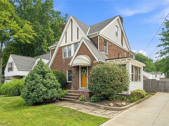 5th image of 895 Richmond Rd