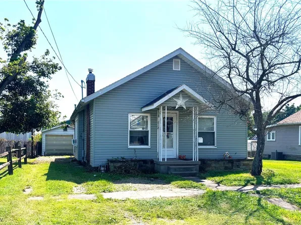 712 Florence St, Belpre, OH 45714