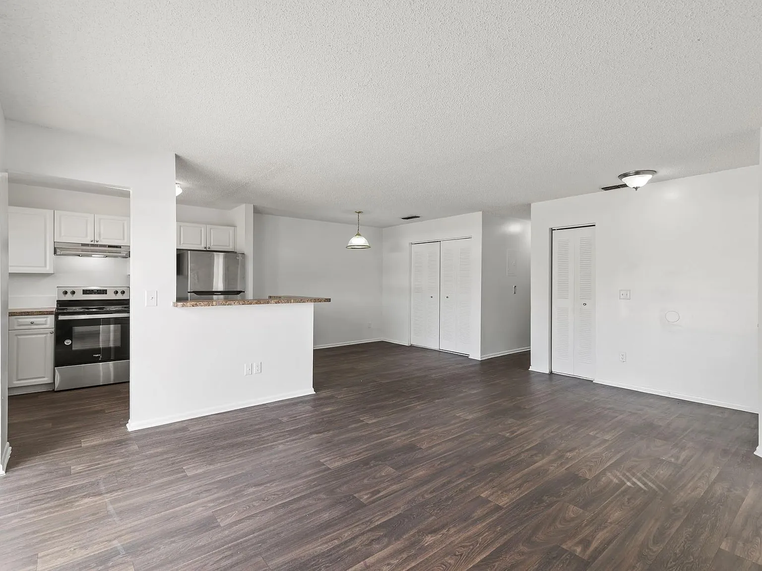 Metro Village Apartments — Photo 4