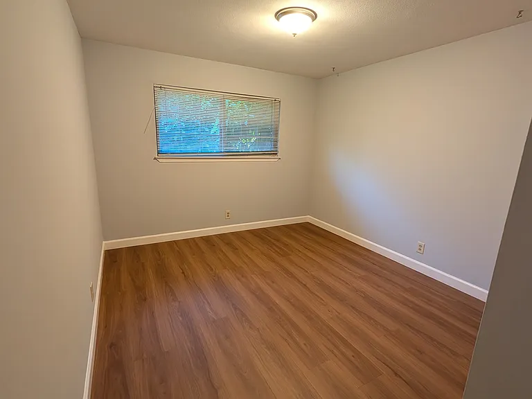 4448 Irvington Ave — Photo 7