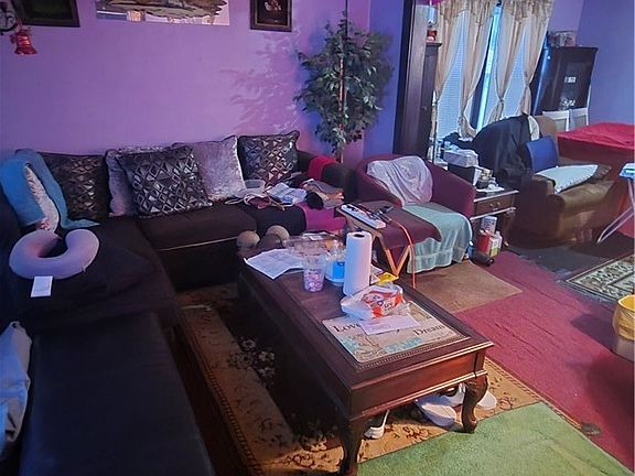 4th image of 10704 Woodland Ave