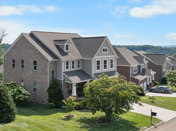 10850 Hunters Knoll Ln, Knoxville, TN 37932