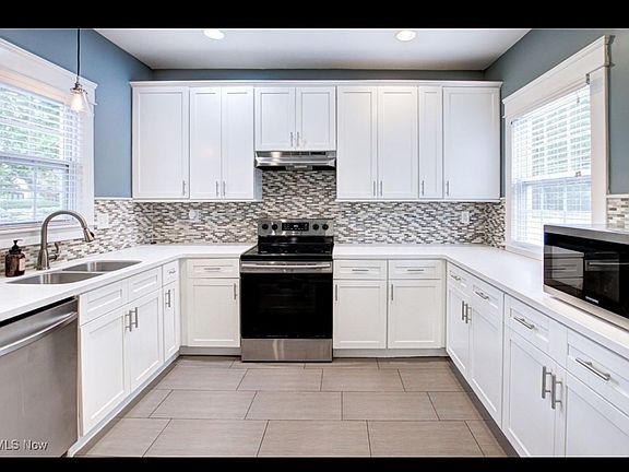 2nd image of 2936 Hampshire Rd