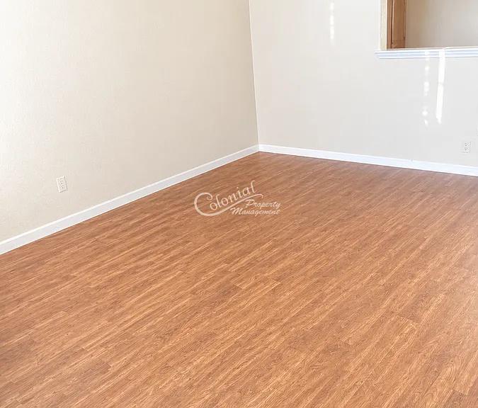6704 Griffith Loop — Photo 4
