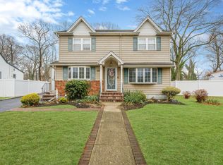973 Bruce Dr, Wantagh, NY 11793