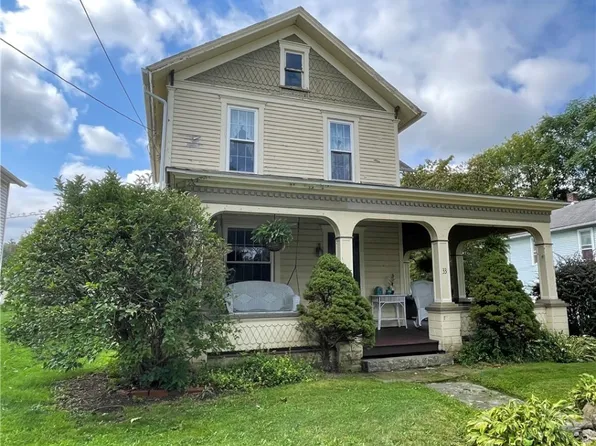 33 Elm St, Greenville, PA 16125