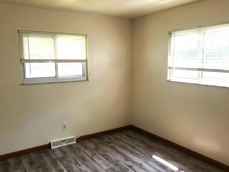 3365 Valleston Pkwy — Photo 12
