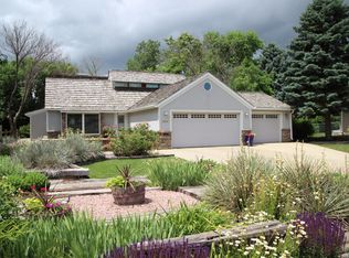 1929 Eilers Ct, Huron, SD 57350