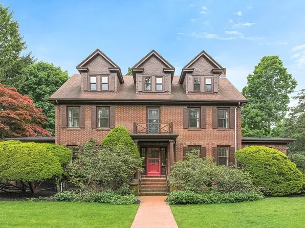 30 Rangeley Rd, Winchester, MA 01890