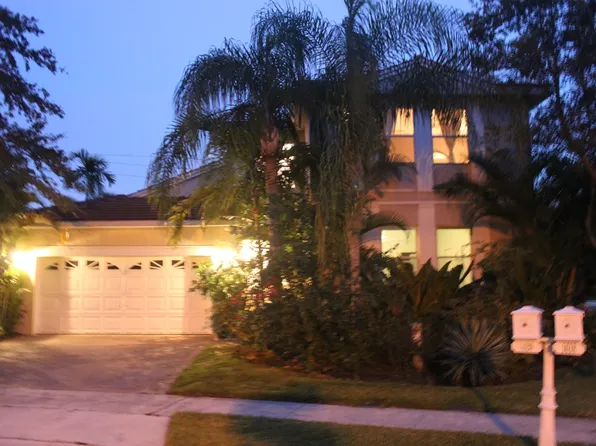1620 SW 149th Ave, Pembroke Pines, FL 33027