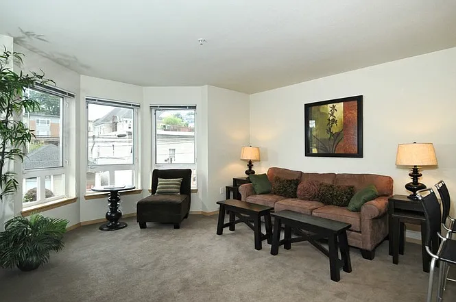 812 5th Ave N #206 — Photo 5