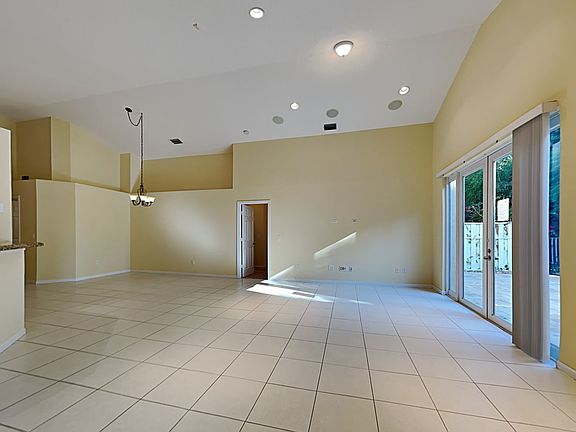 5th image of 13512 Carrick Green Ct