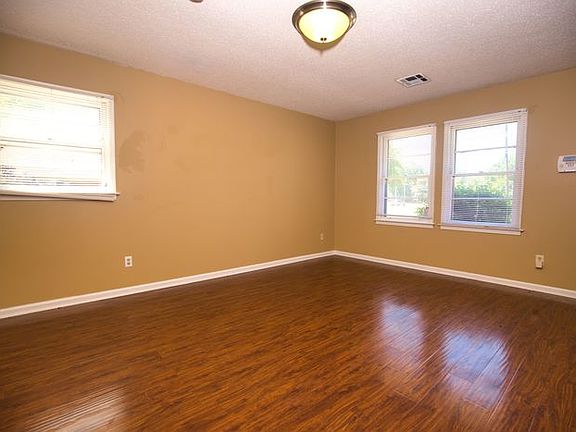 2nd image of 6004 Pinebrook Dr
