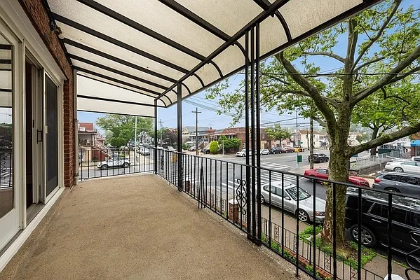 Rented by Compass | media 12