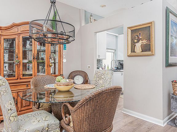 3rd image of 2664 SW Prospect Pl