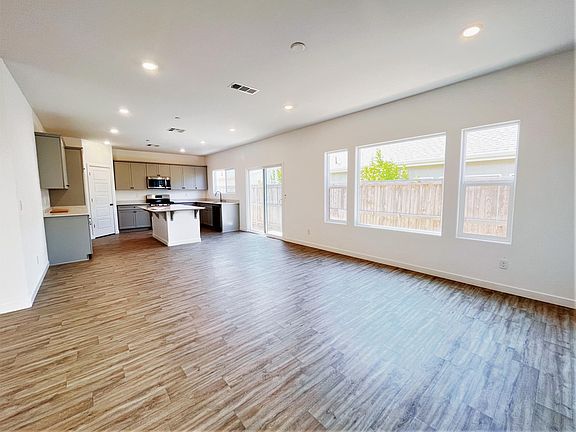 4th image of 9629 Greenwoood Glen Ln