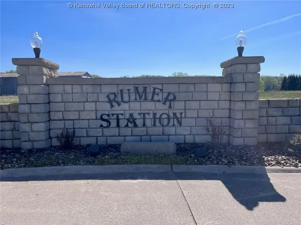 105 Rumer Sta, Red House, WV 25168