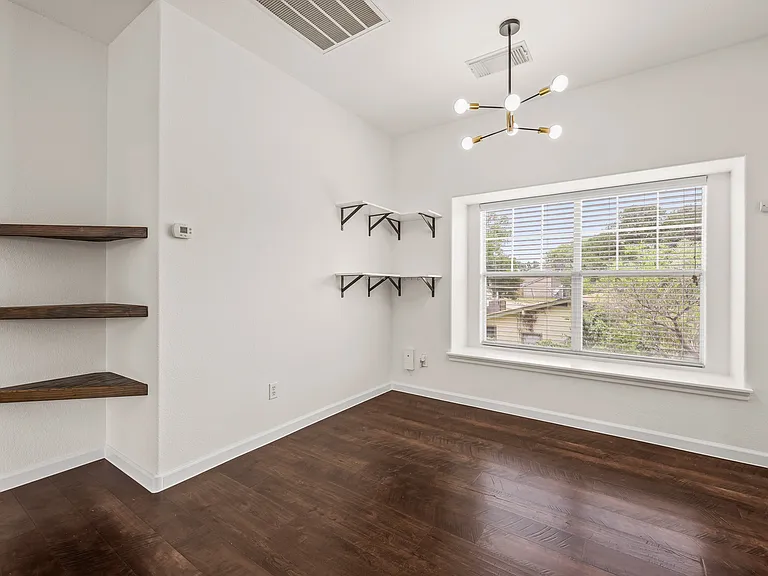 2821 Saville Loop — Photo 13
