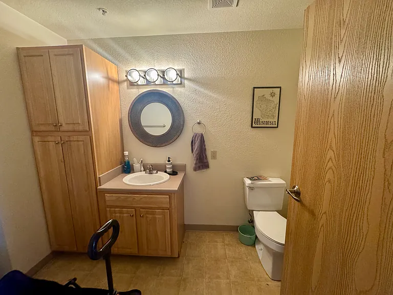Lakeside Apartments — Photo 11