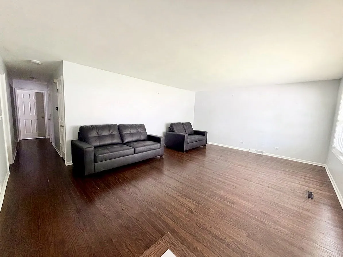 3 bed, $2,600 — Photo 3