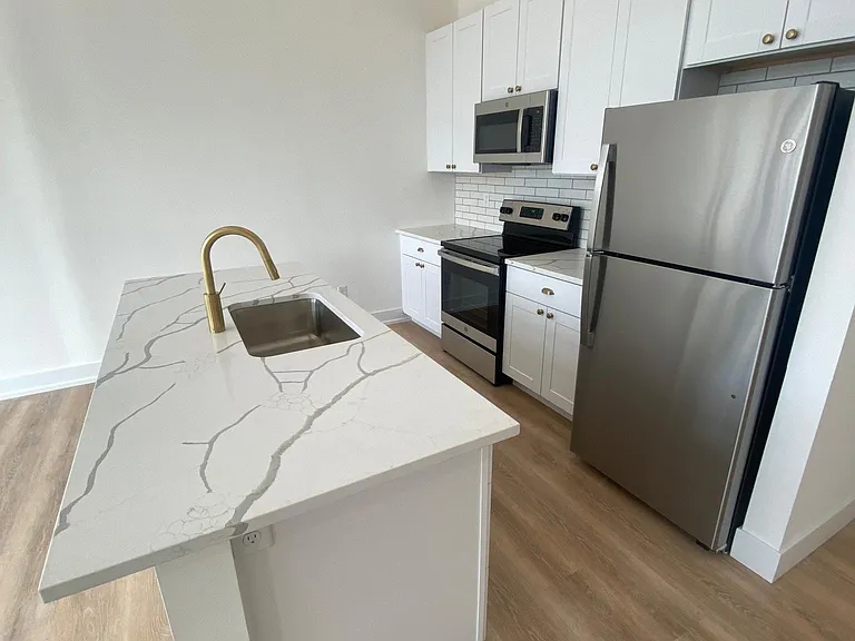 2510 Sutton Blvd — Photo 6