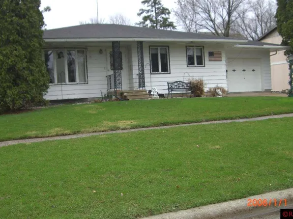 306 N St W, Janesville, MN 56048