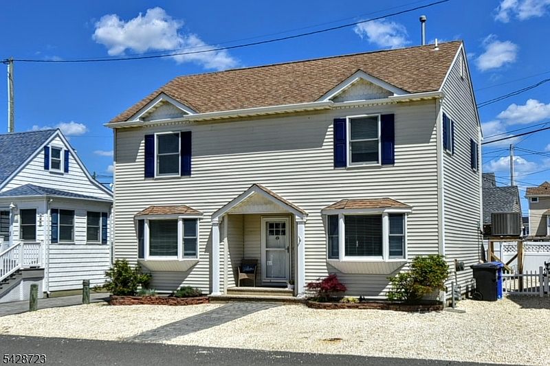 1st image of 126 Bayberry Rd