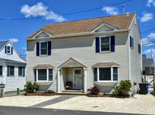 126 Bayberry Rd, Lavallette, NJ 08735
