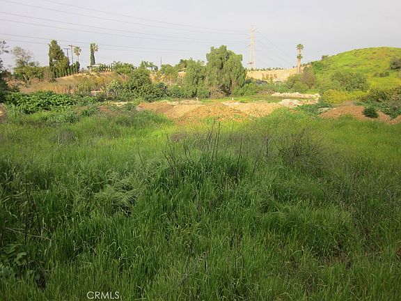 3rd image of 11819 Kagel Canyon St