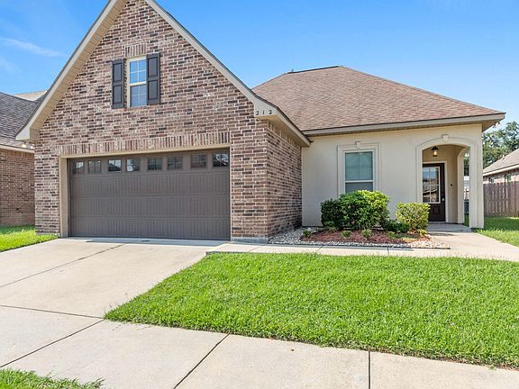 2nd image of 212 Rosemary Pl