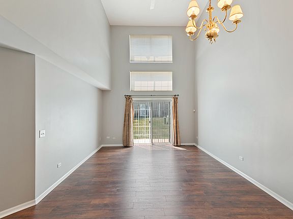 3rd image of 2268 Scott Ln #2268