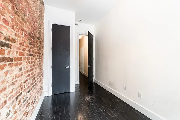 Rented by Jankos Group LLC | media 7