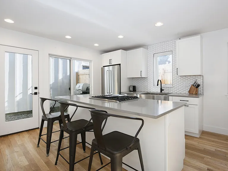 2134 S Josephine St — Photo 4