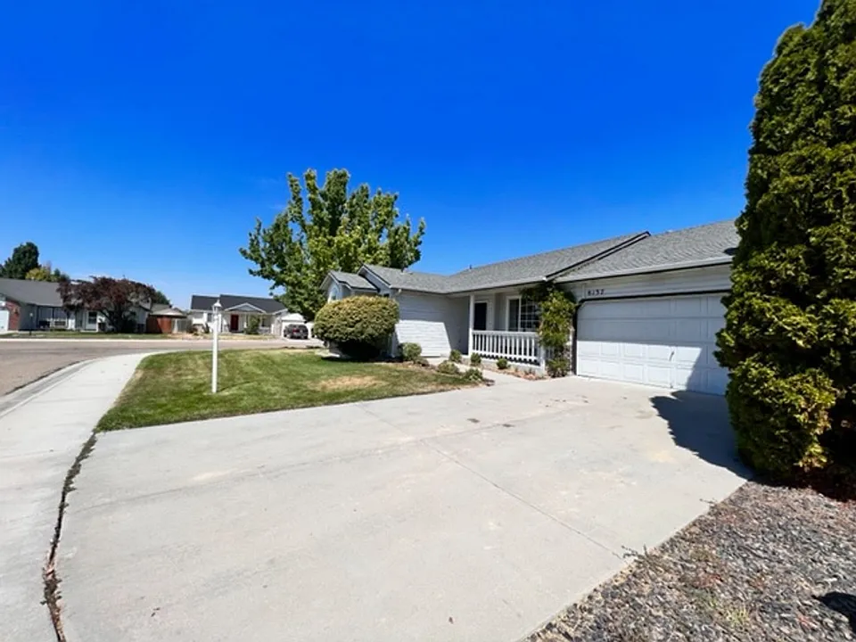 8137 W Waterfowl Ave
