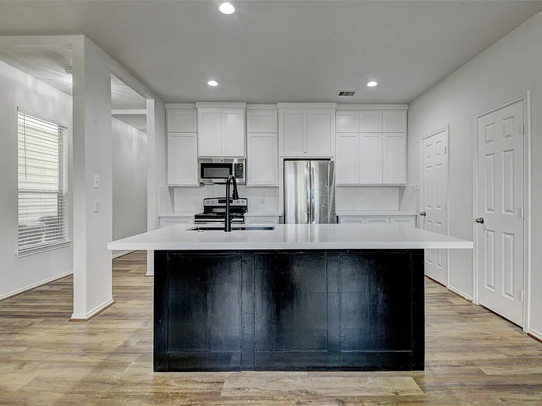 7042 Plum Creek Terrace Ln — Photo 17